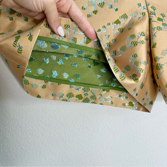 Gucci Women’s Silk Shorts Size 42 $1200 Green Hearts - Picture 8 of 9